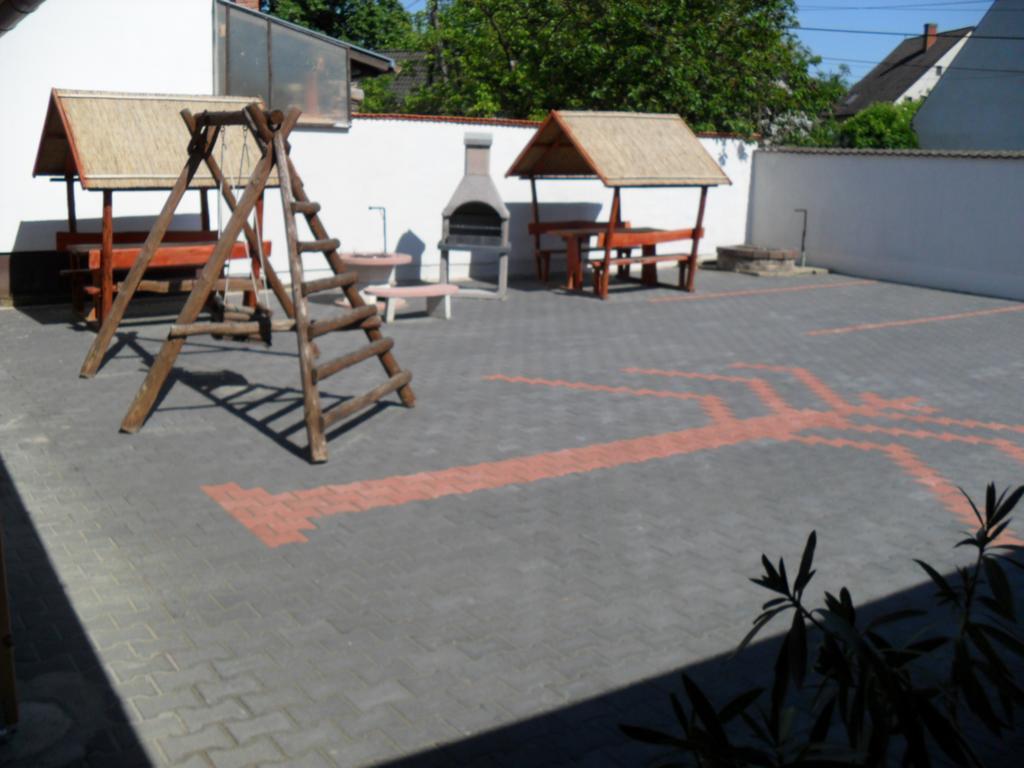 Oázis Apartman Harkány Esterno foto